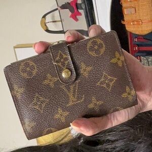 31. Lv Mono Sold As Is Desc In Live No Cancel/returns